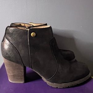 New Clark leather  Booties size 9
